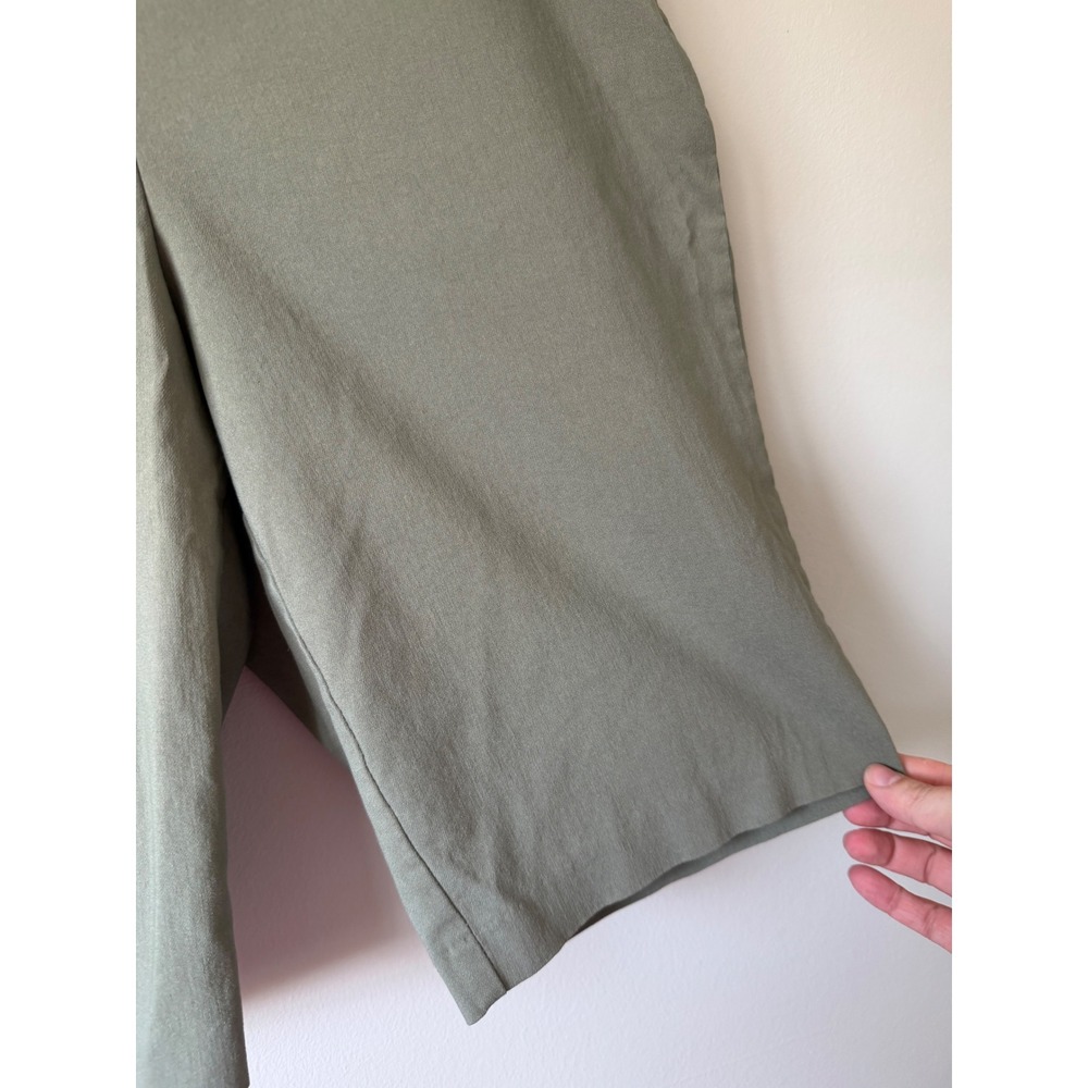 Chicos Perfect Stretch Olive Green Pull On Shorts Size 1.5 Medium - Picture 3 of 7